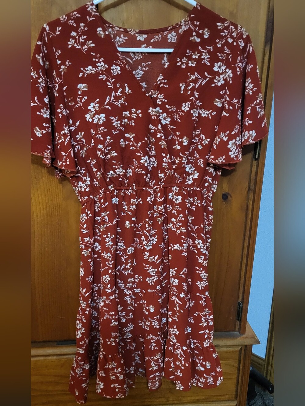 Rust Floral Flutter Sleeved Midi Dress White Floral Print Size Small